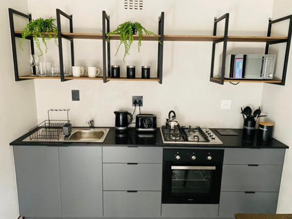 46 On Allcock Guest Apartment & Luxury Room Pretoria-Noord Eksteriør bilde